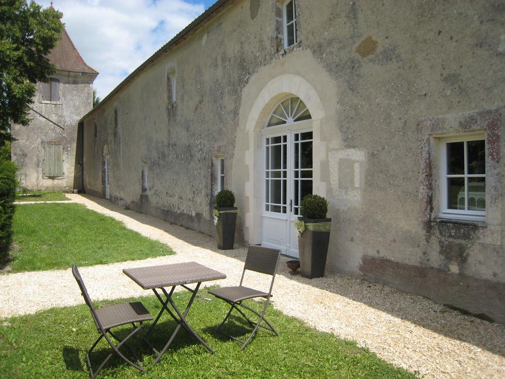 Bed and Breakfast Chateau De Puyrigaud Leoville Екстер'єр фото