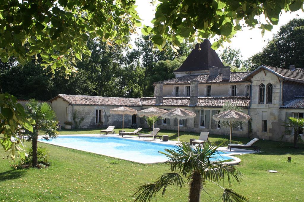 Bed and Breakfast Chateau De Puyrigaud Leoville Екстер'єр фото