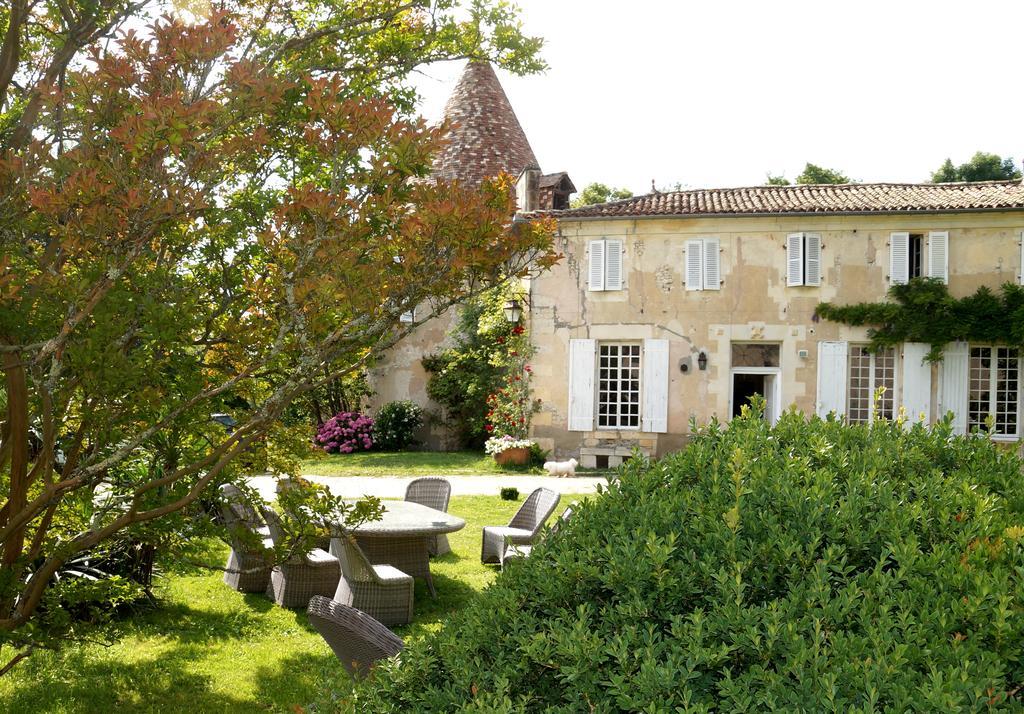 Bed and Breakfast Chateau De Puyrigaud Leoville Екстер'єр фото