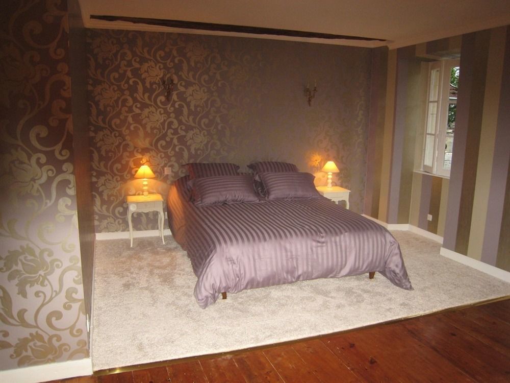 Bed and Breakfast Chateau De Puyrigaud Leoville Екстер'єр фото